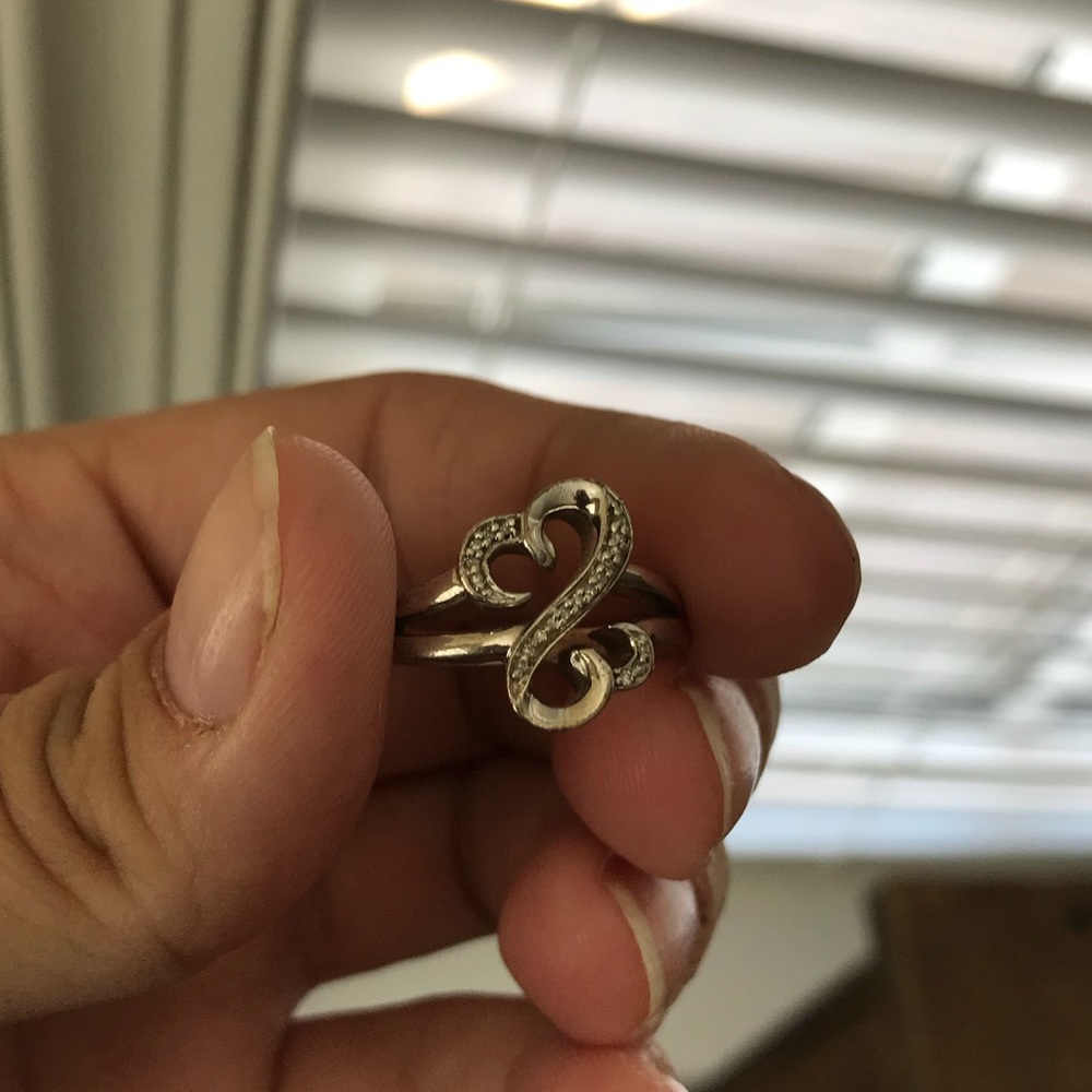 Size 7 Jayne Seymour open hearts ring